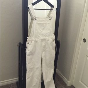 DO Not BUY!!! White levis overalls